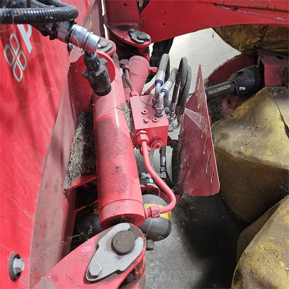 Harvester Pöttinger Novacat S12 + Novacat 351 Alpha Pro: picture 17