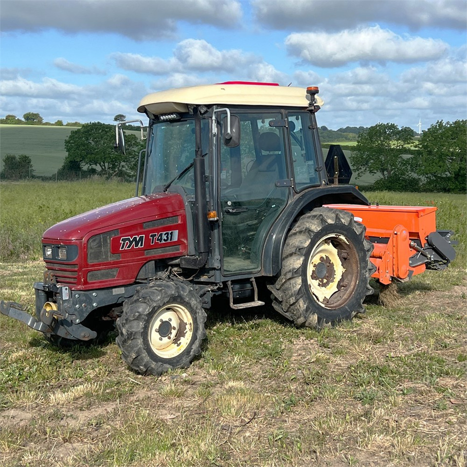TYM T 431 - Municipal tractor: picture 3 TYM T 431 - Municipal tractor: picture 3