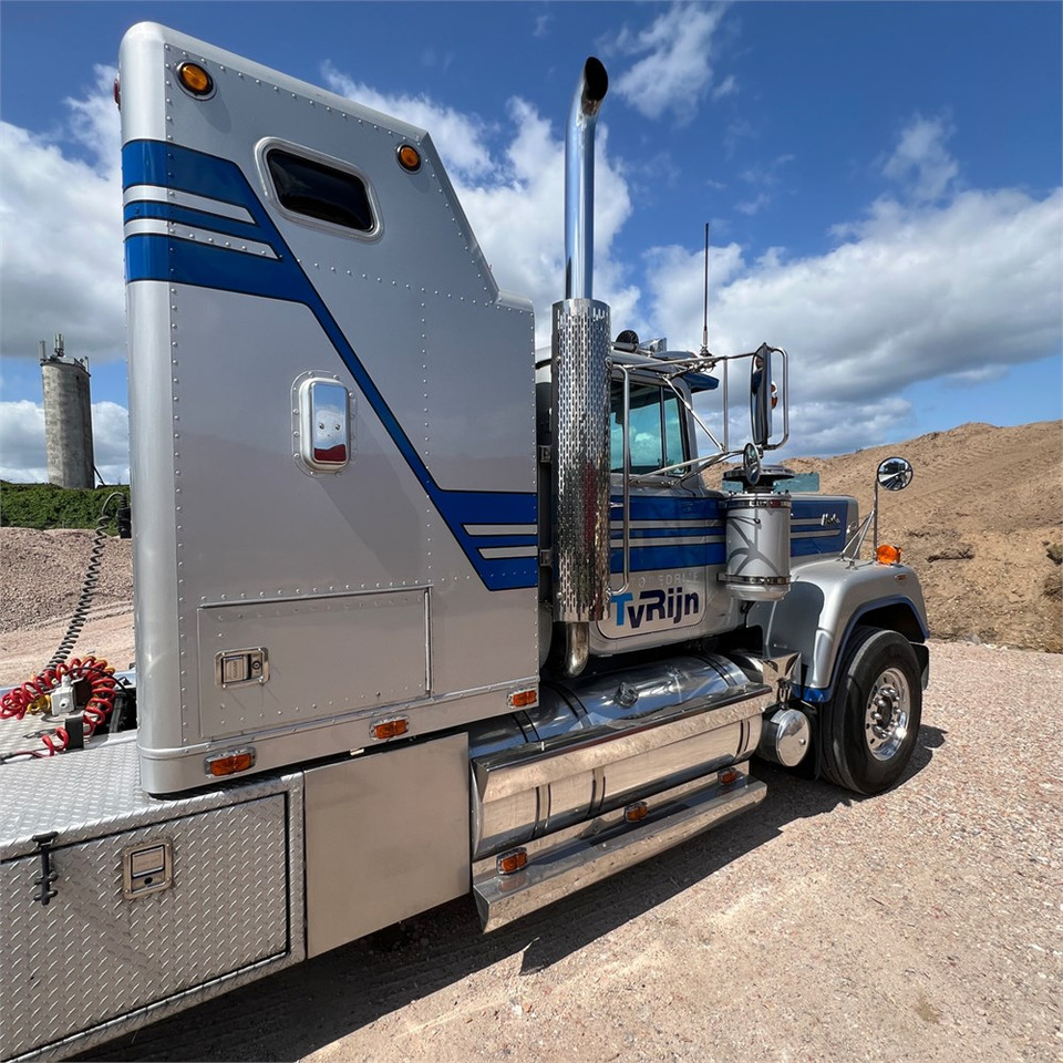 Mack Superliner leasing Mack Superliner: picture 33