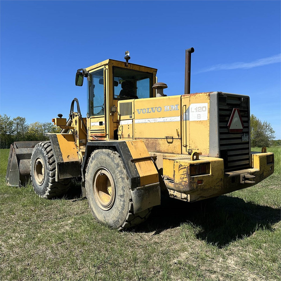 Volvo L120 - Wheel loader: picture 4 Volvo L120 - Wheel loader: picture 4