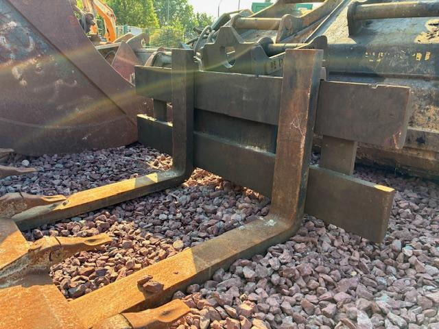 ARDEN EQUIPEMENT LOT EQUIPEMENTS QA 20 - Excavator bucket: picture 2 ARDEN EQUIPEMENT LOT EQUIPEMENTS QA 20 - Excavator bucket: picture 2