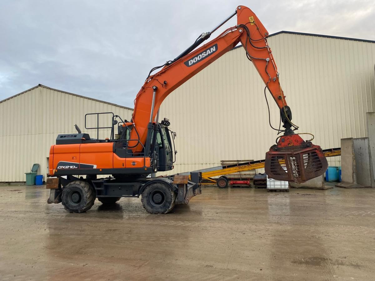 Doosan DX 210W-5 - Wheel excavator: picture 3 Doosan DX 210W-5 - Wheel excavator: picture 3