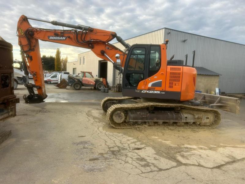 Doosan DX 235 LCR-5 - Crawler excavator: picture 1 Doosan DX 235 LCR-5 - Crawler excavator: picture 1