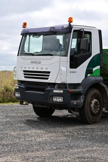 Iveco TRAKKER 380 - Hook lift truck: picture 5 Iveco TRAKKER 380 - Hook lift truck: picture 5