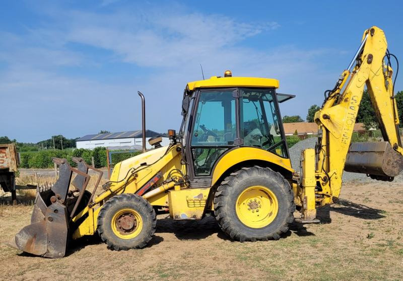 New Holland B 110 - Backhoe loader: picture 1 New Holland B 110 - Backhoe loader: picture 1