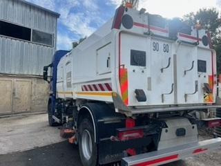 Scania G 360 - Road sweeper: picture 3 Scania G 360 - Road sweeper: picture 3