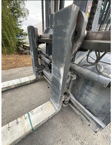 Linde H120/02 - Diesel forklift: picture 5 Linde H120/02 - Diesel forklift: picture 5