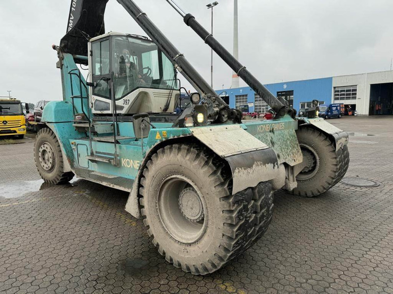 SMV SC108TC6 - Reach stacker: picture 3 SMV SC108TC6 - Reach stacker: picture 3