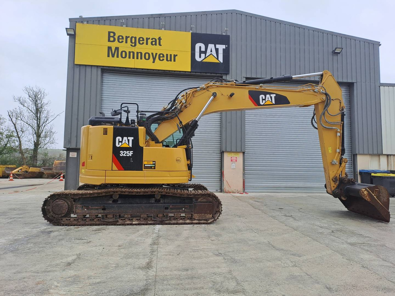 CAT 325F CR - Crawler excavator: picture 1 CAT 325F CR - Crawler excavator: picture 1