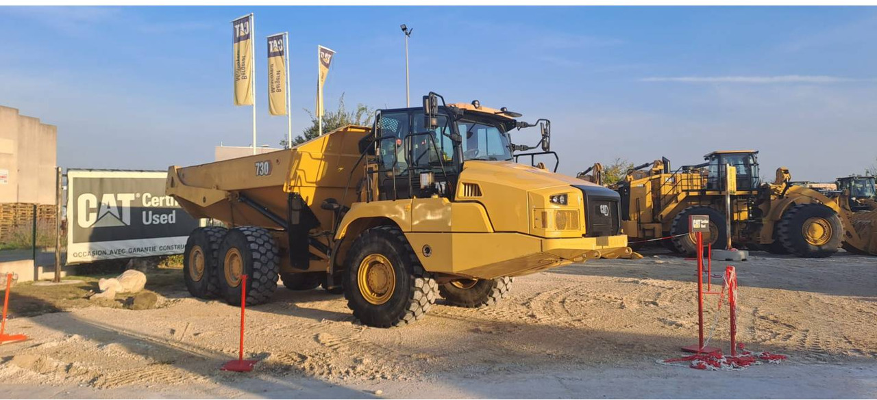 Articulated dumper CAT 730: picture 1