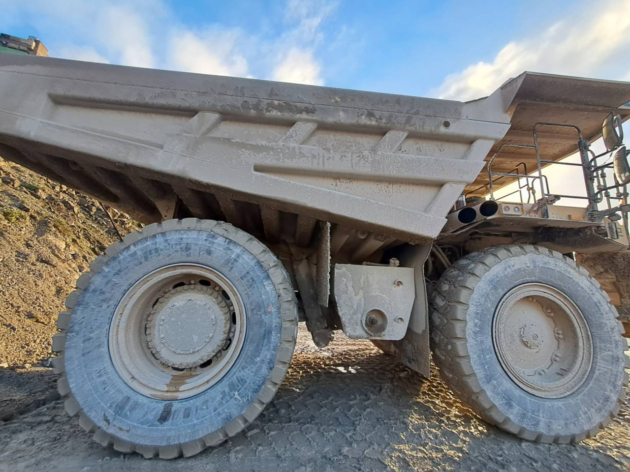 CAT 777G - Rigid dumper/ Rock truck: picture 2 CAT 777G - Rigid dumper/ Rock truck: picture 2