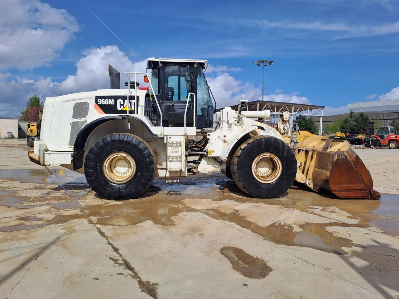 CAT 966M - Wheel loader: picture 4 CAT 966M - Wheel loader: picture 4