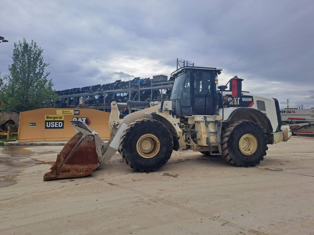 CAT 966M - Wheel loader: picture 1 CAT 966M - Wheel loader: picture 1