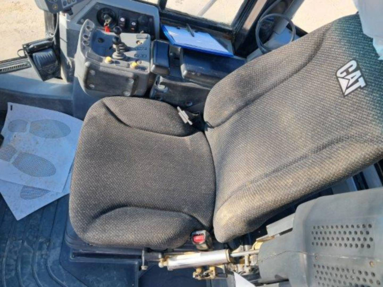 Wheel loader CAT 972K: picture 8