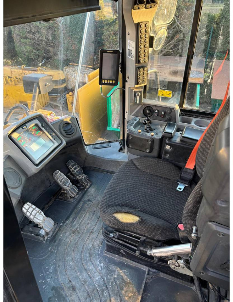 Wheel loader CAT 972K: picture 17 Wheel loader CAT 972K: picture 17