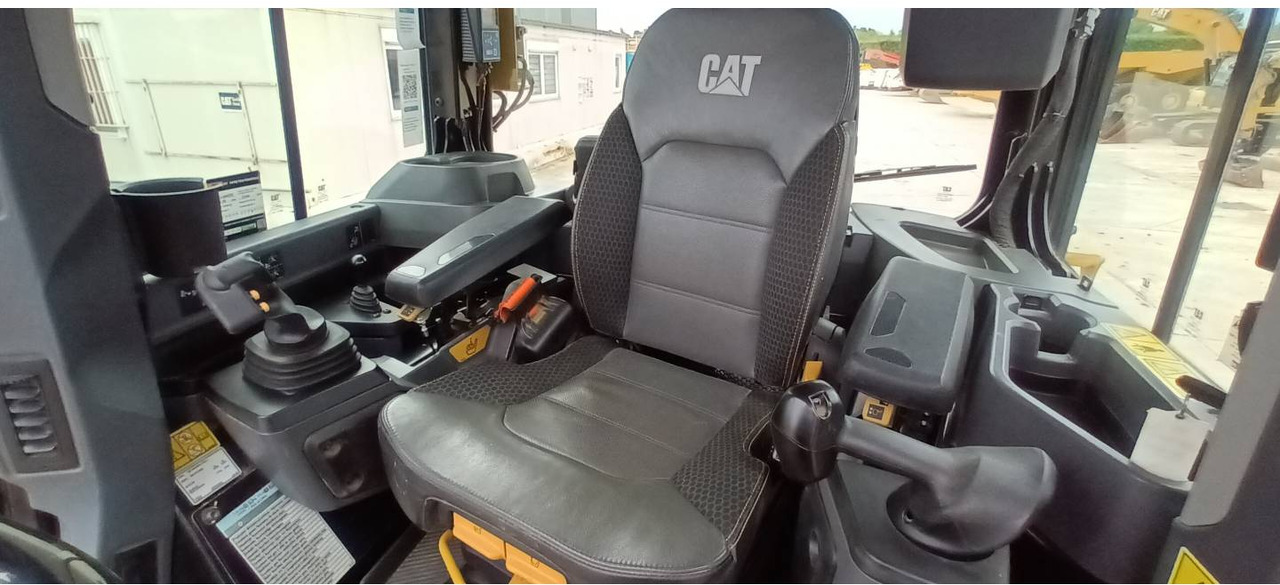 Bulldozer CAT D5: picture 11