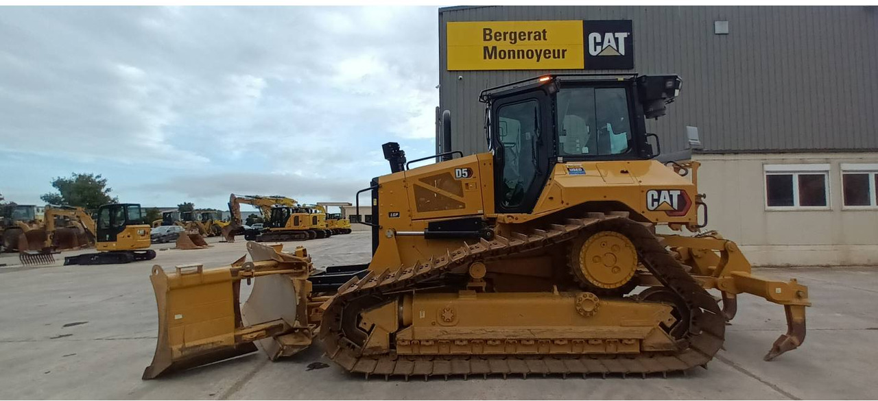 Bulldozer CAT D5: picture 13