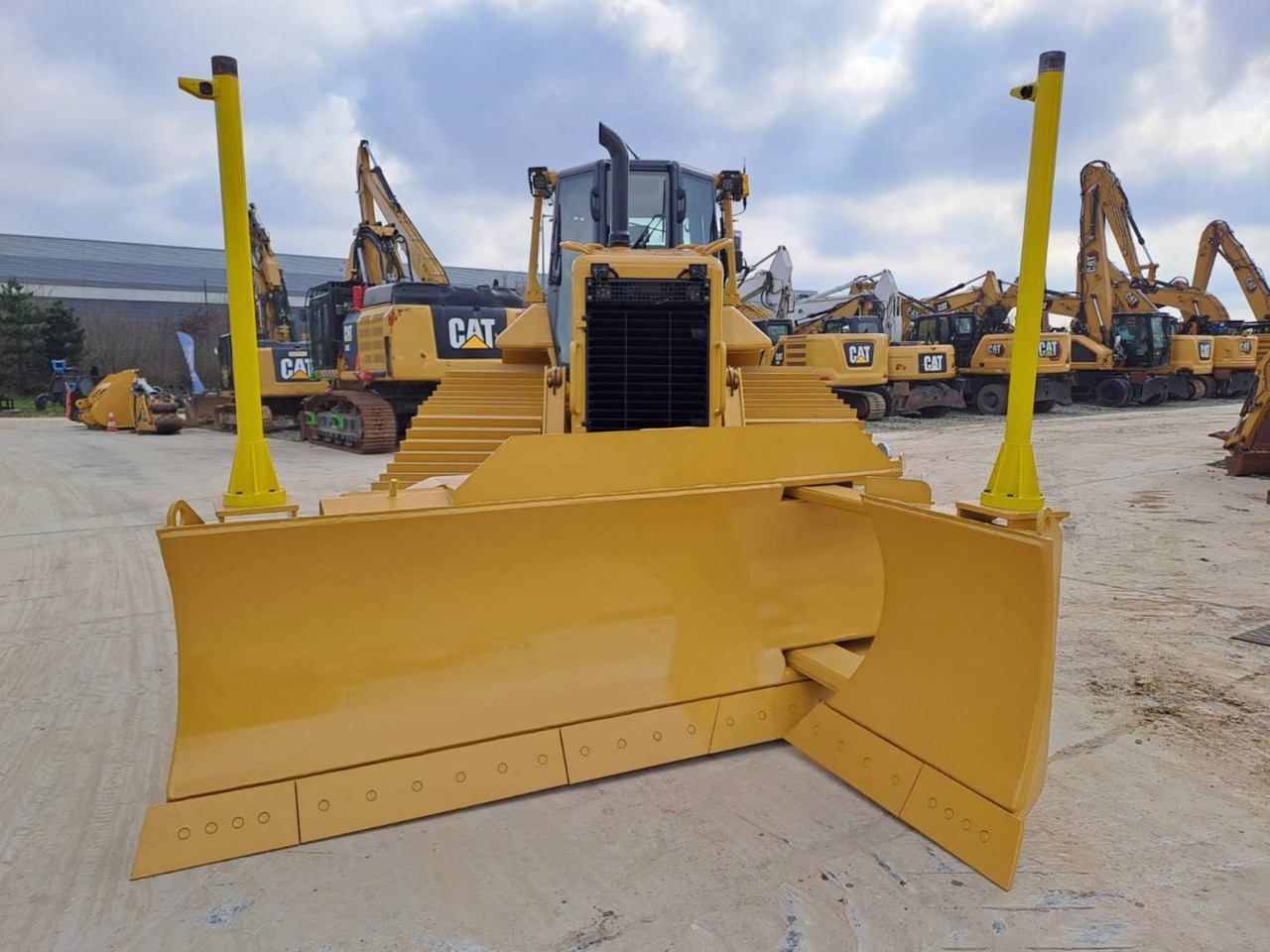 CAT D6NLGP - Bulldozer: picture 4 CAT D6NLGP - Bulldozer: picture 4