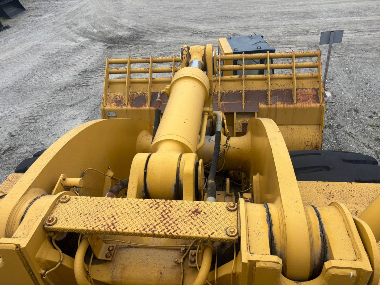 Wheel loader KOMATSU WA700: picture 9 Wheel loader KOMATSU WA700: picture 9