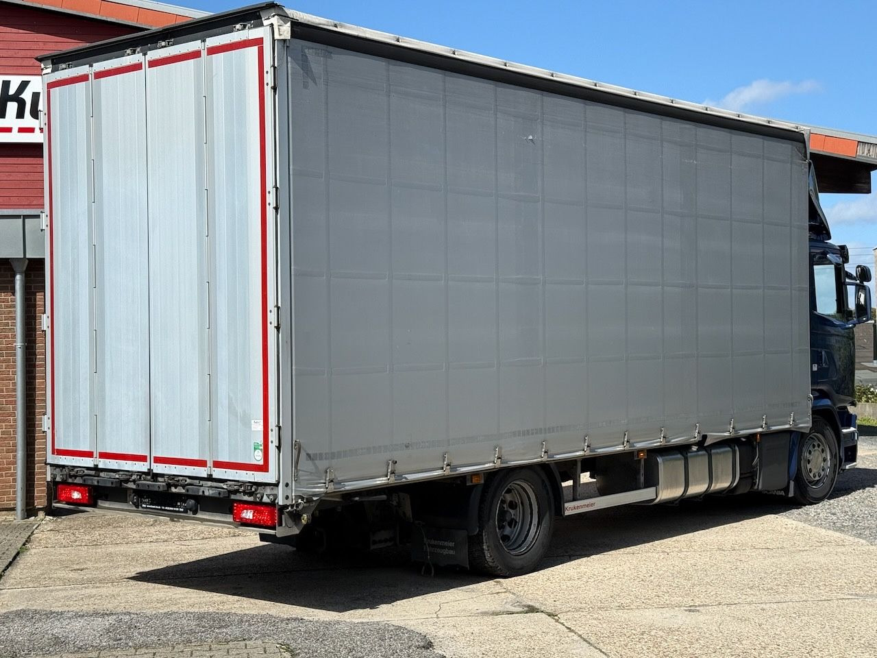 Scania G410 /4x2/Pritsche-Plane mit durchladbarem Anh. - Curtain side truck: picture 5 Scania G410 /4x2/Pritsche-Plane mit durchladbarem Anh. - Curtain side truck: picture 5
