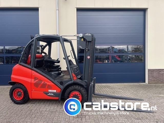 Linde H40T-02 EVO Forklift - LPG / Gas - 6 Cilinder - Bouwjaar 2013 - 4 Ton - Draaiuren 2527 - Very Good Condition ! - Forklift: picture 1 Linde H40T-02 EVO Forklift - LPG / Gas - 6 Cilinder - Bouwjaar 2013 - 4 Ton - Draaiuren 2527 - Very Good Condition ! - Forklift: picture 1