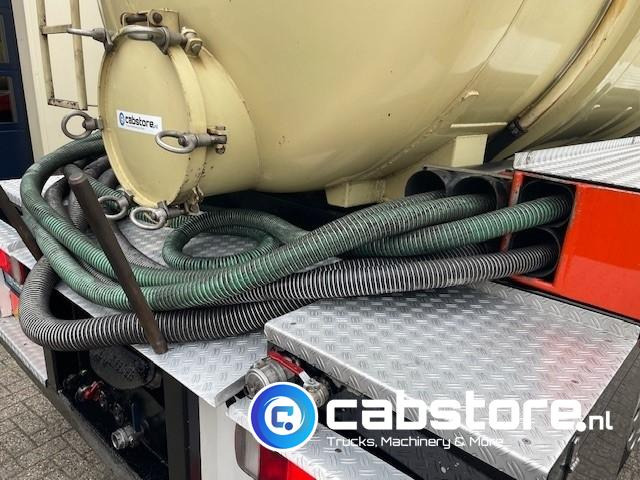 Tanker truck Scania R 420 LB 6X2*4 HNA - Tankwagen - ADR - Bouwjaar 2006 - 16.200 Liter - Weegsysteem - km 832.400 - Olietanks: picture 12 Tanker truck Scania R 420 LB 6X2*4 HNA - Tankwagen - ADR - Bouwjaar 2006 - 16.200 Liter - Weegsysteem - km 832.400 - Olietanks: picture 12