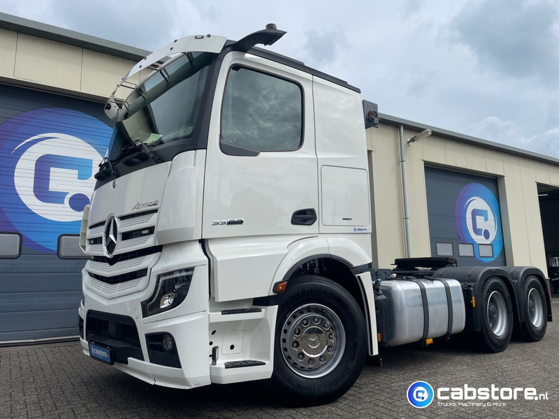 Mercedes-Benz Actros 3363 6x4 SLT Euro 6 3363 6x4 SLT Euro 6 - Zwaartransport - Heavy Load - Schwertransporte - 140 Ton - Year 2024 - Km 35.788 !! - Turbo Retarder Clutch - LIKE NEW !! - Tractor truck: picture 2 Mercedes-Benz Actros 3363 6x4 SLT Euro 6 3363 6x4 SLT Euro 6 - Zwaartransport - Heavy Load - Schwertransporte - 140 Ton - Year 2024 - Km 35.788 !! - Turbo Retarder Clutch - LIKE NEW !! - Tractor truck: picture 2