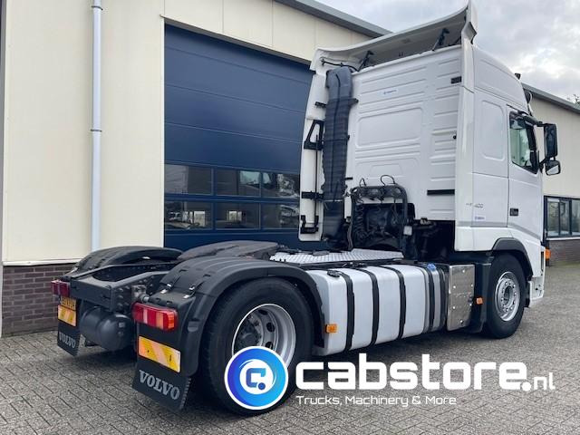Volvo FH 400 4X2 Euro 5 - VEB+ Brake - Globetrotter - I-Shift - 2 tanks - Bouwjaar 2007 - Km 1.097.798 - Tractor truck: picture 4 Volvo FH 400 4X2 Euro 5 - VEB+ Brake - Globetrotter - I-Shift - 2 tanks - Bouwjaar 2007 - Km 1.097.798 - Tractor truck: picture 4