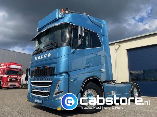 Volvo FH 460 4x2 Tractor Euro 6 (E) - Showtruck - Bouwjaar 2023 - Km 324.389 - Vloeistof pomp/PTO - VEB+ - Zeer goede conditie !! - Tractor truck: picture 2 Volvo FH 460 4x2 Tractor Euro 6 (E) - Showtruck - Bouwjaar 2023 - Km 324.389 - Vloeistof pomp/PTO - VEB+ - Zeer goede conditie !! - Tractor truck: picture 2