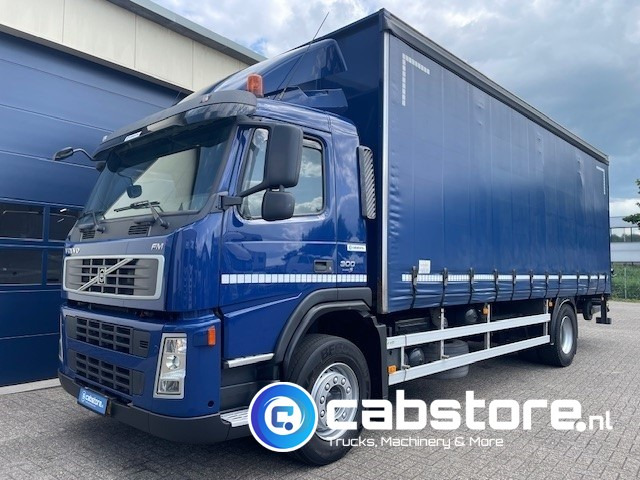 Volvo FM9 4X2R FAL9.0 RAD-A4 Volvo FM300 4x2 Euro 5 bakwagen - Schuifzeilen - Laadklep 2000 kg - Bouwjaar 2008 - Kooi-Aap heftruck - Closed box van: picture 2 Volvo FM9 4X2R FAL9.0 RAD-A4 Volvo FM300 4x2 Euro 5 bakwagen - Schuifzeilen - Laadklep 2000 kg - Bouwjaar 2008 - Kooi-Aap heftruck - Closed box van: picture 2