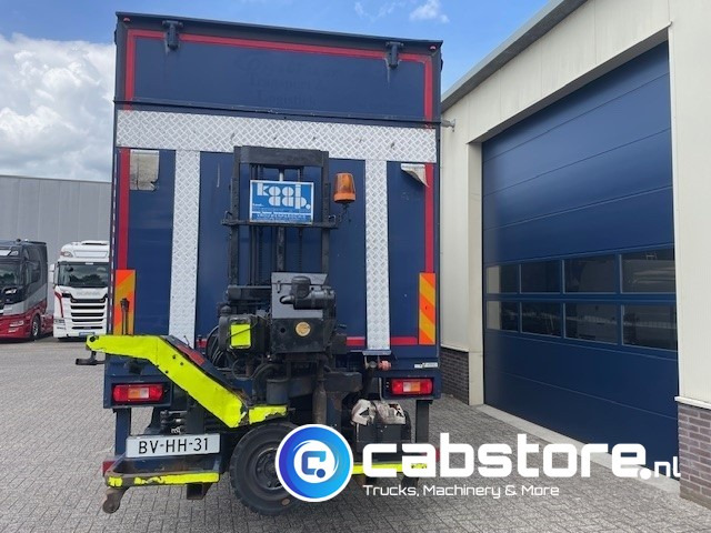 Volvo FM9 4X2R FAL9.0 RAD-A4 Volvo FM300 4x2 Euro 5 bakwagen - Schuifzeilen - Laadklep 2000 kg - Bouwjaar 2008 - Kooi-Aap heftruck - Closed box van: picture 4 Volvo FM9 4X2R FAL9.0 RAD-A4 Volvo FM300 4x2 Euro 5 bakwagen - Schuifzeilen - Laadklep 2000 kg - Bouwjaar 2008 - Kooi-Aap heftruck - Closed box van: picture 4