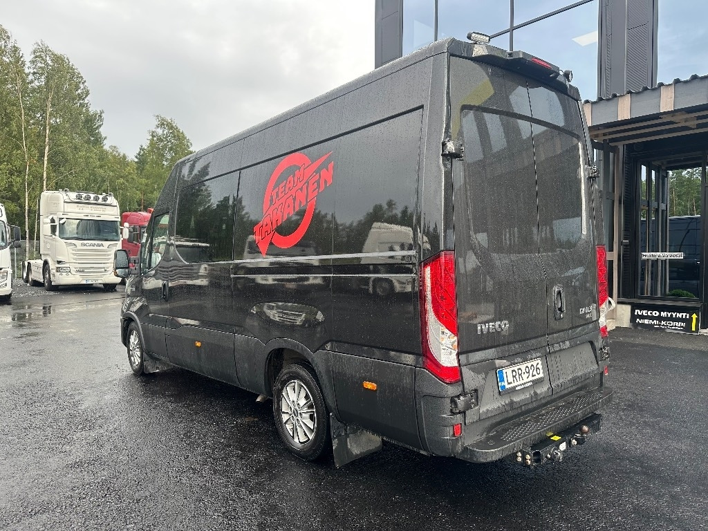 Iveco Daily 35S16A8 1+5 hlö retkeilyauto - Panel van: picture 4 Iveco Daily 35S16A8 1+5 hlö retkeilyauto - Panel van: picture 4