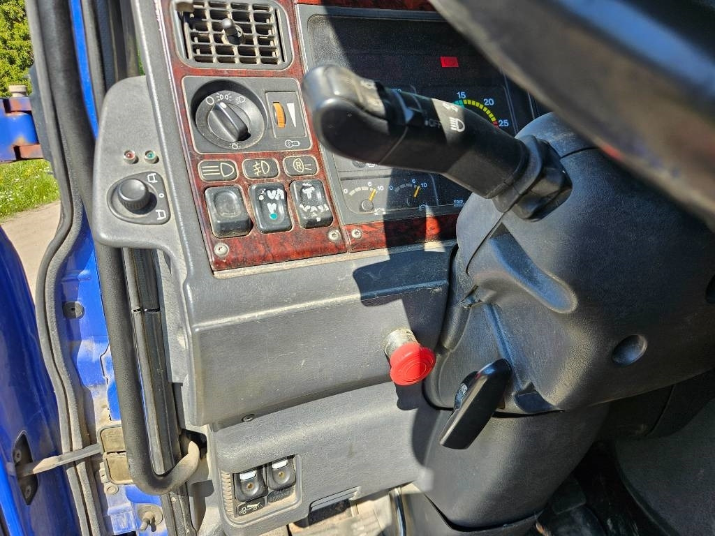 Hook lift truck Scania 164 G 480: picture 19 Hook lift truck Scania 164 G 480: picture 19