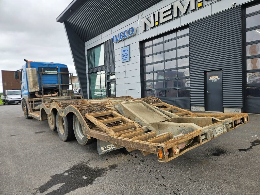 Sisu E12 8x2 - Logging truck: picture 4 Sisu E12 8x2 - Logging truck: picture 4