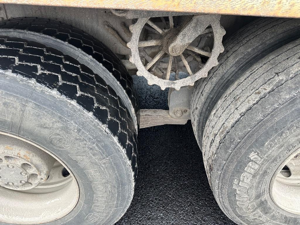 Volvo FH 12 420 8x2 + pv - Tipper: picture 5 Volvo FH 12 420 8x2 + pv - Tipper: picture 5