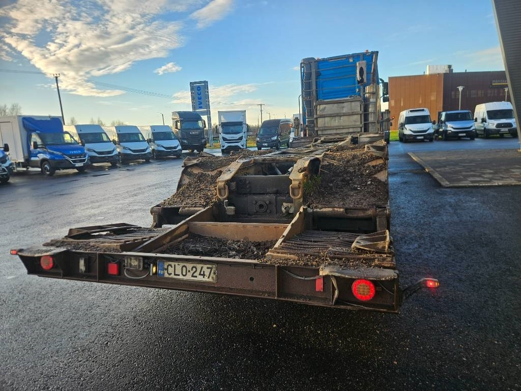 Volvo FH12 8x4 - Logging truck: picture 4 Volvo FH12 8x4 - Logging truck: picture 4