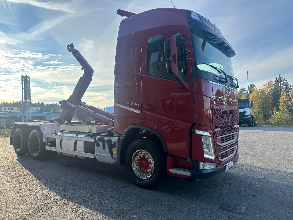 Volvo FH13 540 6x4 - Hook lift truck: picture 3 Volvo FH13 540 6x4 - Hook lift truck: picture 3