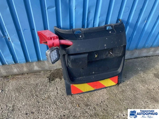 DAF mudguard bracket + mudguard – DAF 1371226 – DAF 2120352 - Body and exterior for Truck: picture 1 DAF mudguard bracket + mudguard – DAF 1371226 – DAF 2120352 - Body and exterior for Truck: picture 1