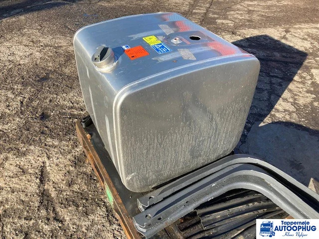 Scania diesel tank 300ltr Scania 2167505 - Fuel tank for Truck: picture 3 Scania diesel tank 300ltr Scania 2167505 - Fuel tank for Truck: picture 3