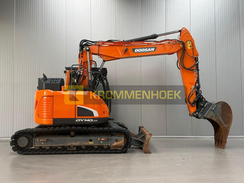 Doosan DX 140 LCR-5 Oilquick - Crawler excavator: picture 5 Doosan DX 140 LCR-5 Oilquick - Crawler excavator: picture 5