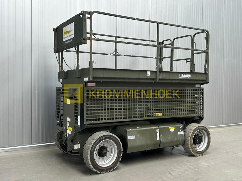 JLG M 3369 - Scissor lift: picture 2 JLG M 3369 - Scissor lift: picture 2