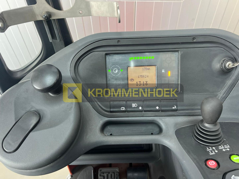 Reach truck Linde R 16: picture 13 Reach truck Linde R 16: picture 13