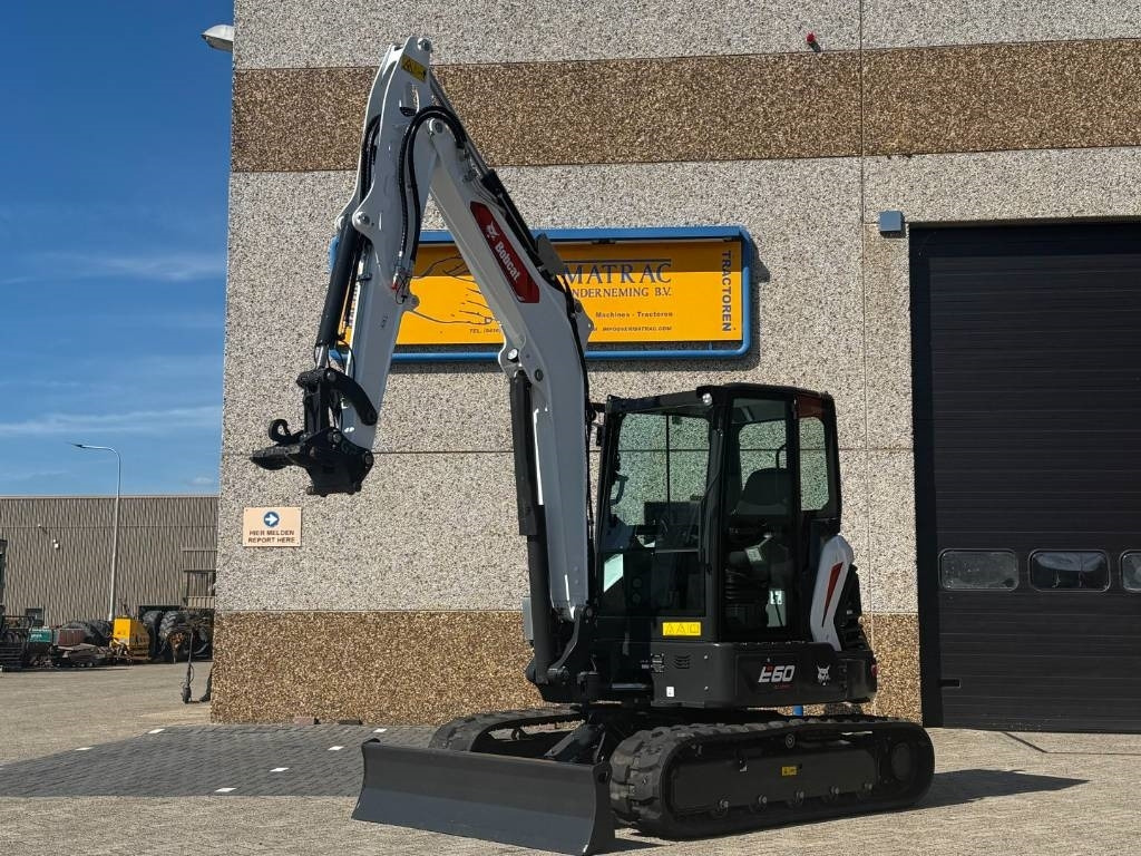 Bobcat E60 R2, 2024, 54 hours!! - Mini excavator: picture 2 Bobcat E60 R2, 2024, 54 hours!! - Mini excavator: picture 2