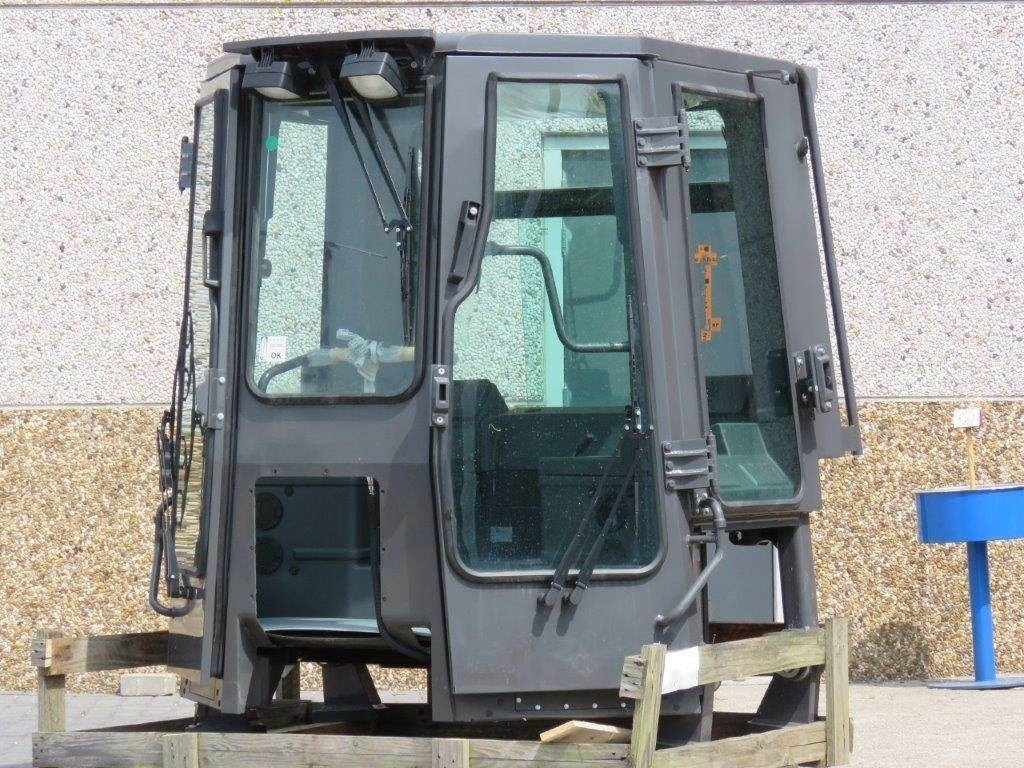 New Holland CE - Cab for Construction machinery: picture 2 New Holland CE - Cab for Construction machinery: picture 2