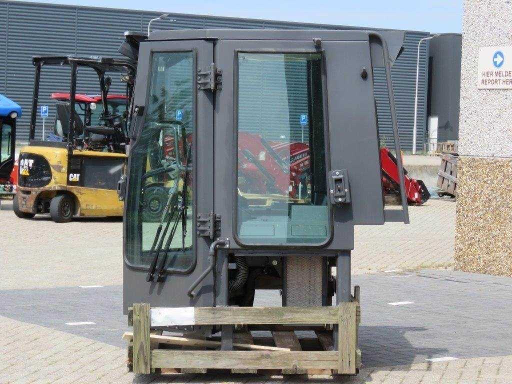 New Holland CE - Cab for Construction machinery: picture 3 New Holland CE - Cab for Construction machinery: picture 3