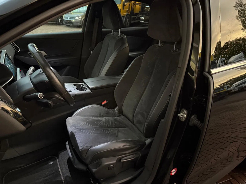 DS Ds 7 Crossback DS Performance Line NL Auto 360 Cam Xenon Led Groot Navi Leder/ Alcantara Cruise Lmv Veel Opties! - SUV: picture 5 DS Ds 7 Crossback DS Performance Line NL Auto 360 Cam Xenon Led Groot Navi Leder/ Alcantara Cruise Lmv Veel Opties! - SUV: picture 5