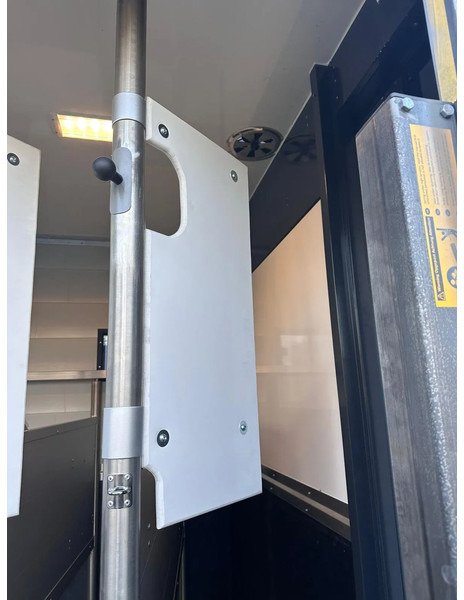 Horse truck Scania P250 Horse Truck: picture 17 Horse truck Scania P250 Horse Truck: picture 17