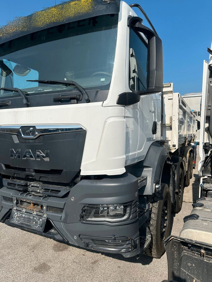 MAN TGS 35.510 8X4 Motorschaden - Tipper: picture 2 MAN TGS 35.510 8X4 Motorschaden - Tipper: picture 2