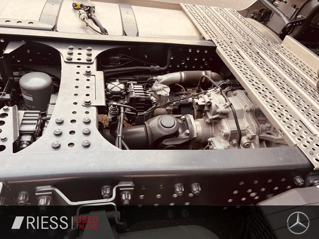 Tractor truck Mercedes-Benz 1851 LS GigaSpace Vollluft BiXenon KlimaA Navi: picture 10