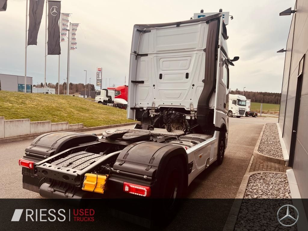 Mercedes-Benz 1851 LS GigaSpace Vollluft BiXenon KlimaA Navi Mercedes-Benz 1851 LS GigaSpace Vollluft BiXenon KlimaA Navi - Tractor truck: picture 5 Mercedes-Benz 1851 LS GigaSpace Vollluft BiXenon KlimaA Navi Mercedes-Benz 1851 LS GigaSpace Vollluft BiXenon KlimaA Navi - Tractor truck: picture 5
